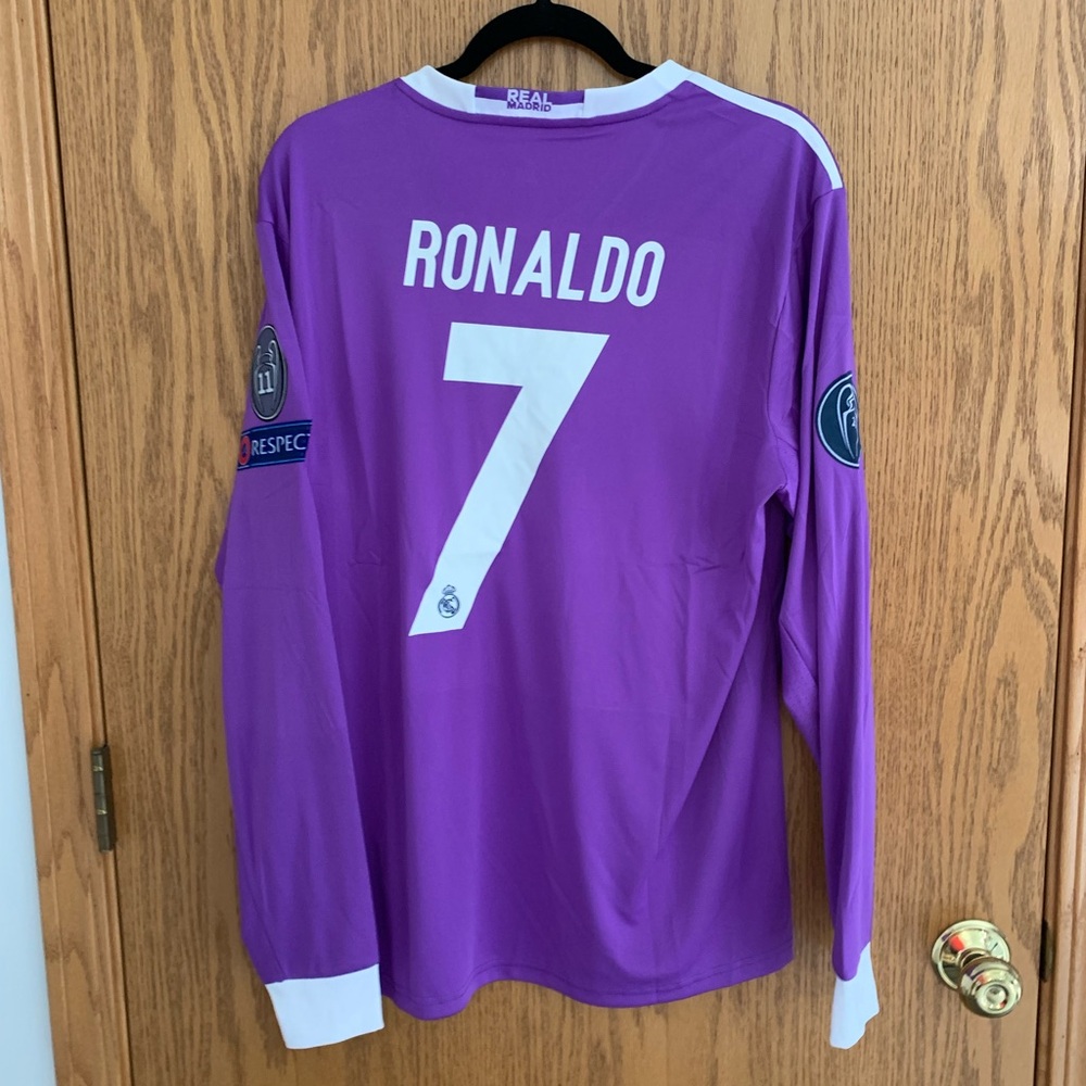 Real Madrid 16/17 Jerseys - Picture 9 of 11